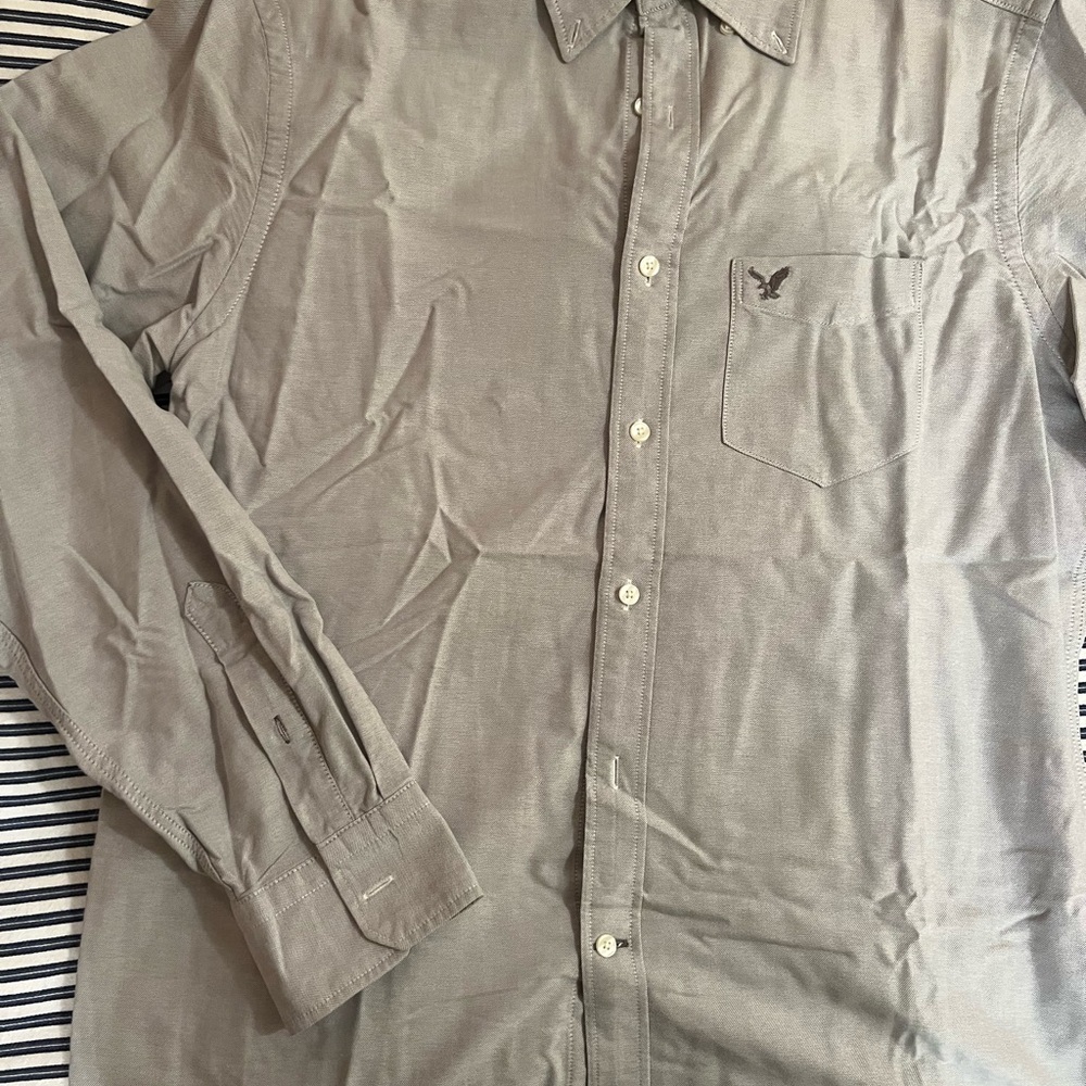 American Eagle Outfitters Gray Casual Button Down Shirt